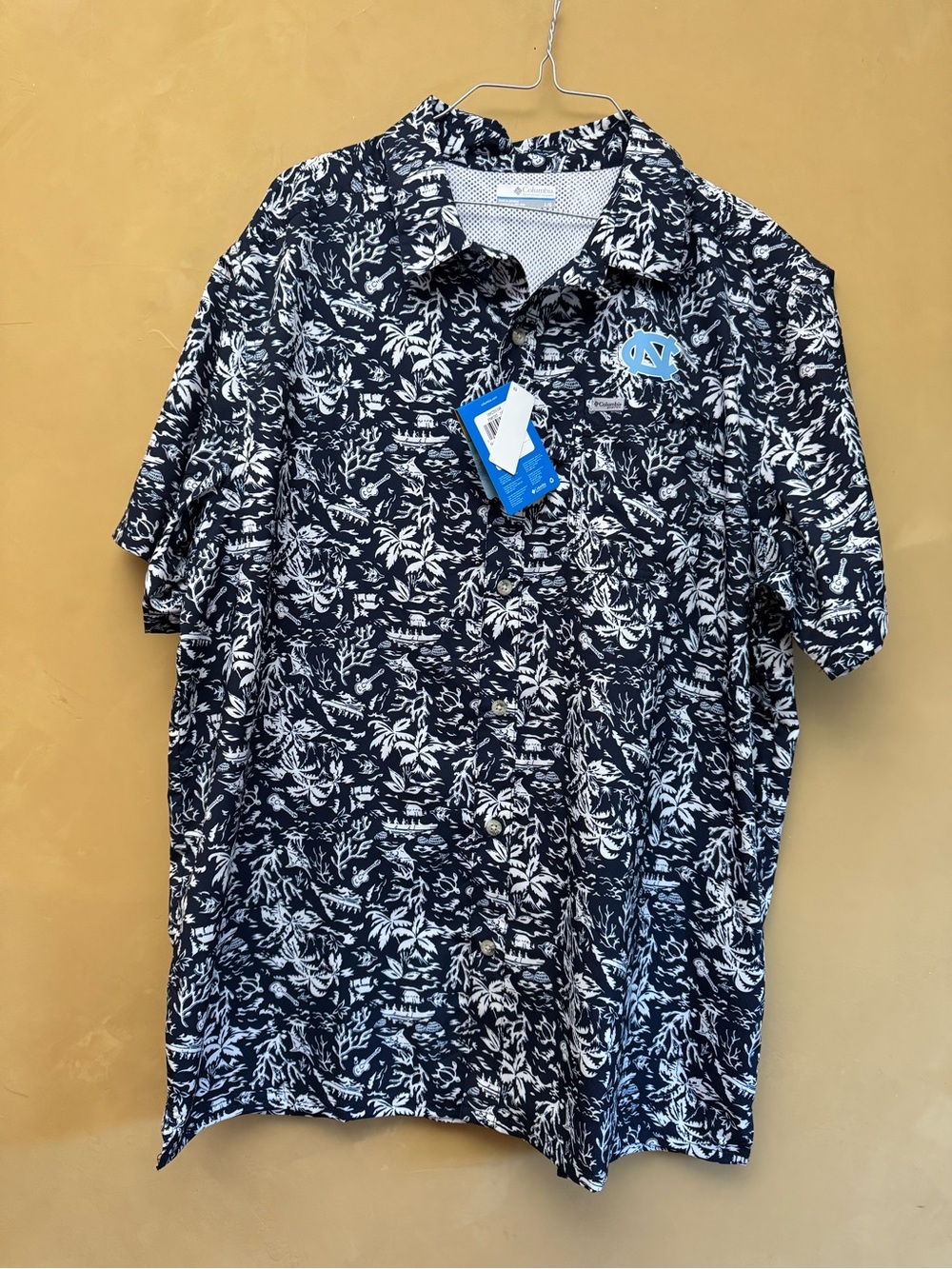 Columbia UNC Tarheels Navy and White Tropical Print Polo